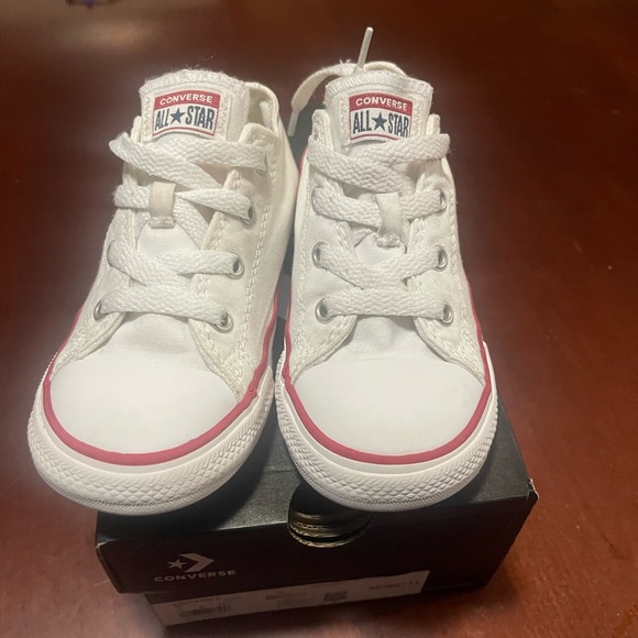 white converse infant size 5